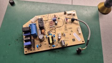 Επισκευή πλακέτας κλιματιστικού TESLA 9000 BTU